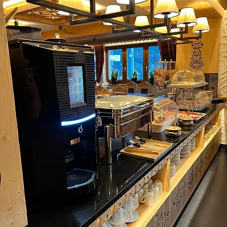 Couette-café Siumno 3*
